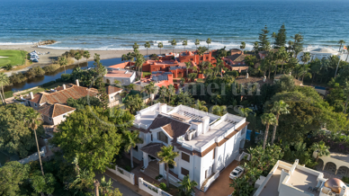 Villa Murcia - Elegant Luxury Villa by the Sea in Casasola, Guadalmina Baja