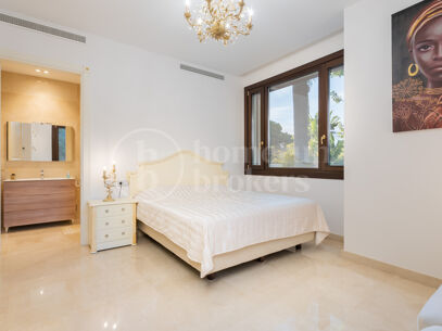 Villa Murcia - Elegant Luxury Villa by the Sea in Casasola, Guadalmina Baja
