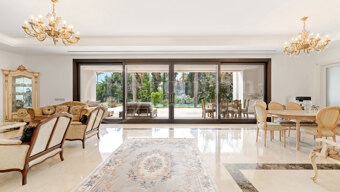 Villa Murcia - Elegant Luxury Villa by the Sea in Casasola, Guadalmina Baja