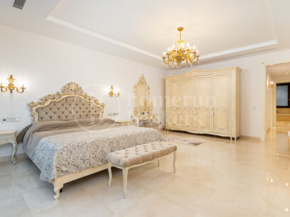 Villa Murcia - Elegant Luxury Villa by the Sea in Casasola, Guadalmina Baja