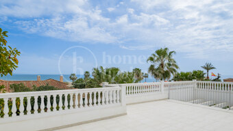 Villa Murcia - Elegant Luxury Villa by the Sea in Casasola, Guadalmina Baja