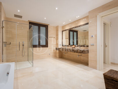 Villa Murcia - Elegant Luxury Villa by the Sea in Casasola, Guadalmina Baja