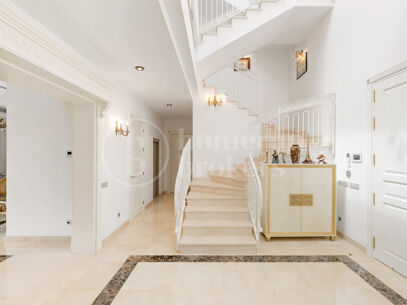 Villa Murcia - Elegant Luxury Villa by the Sea in Casasola, Guadalmina Baja
