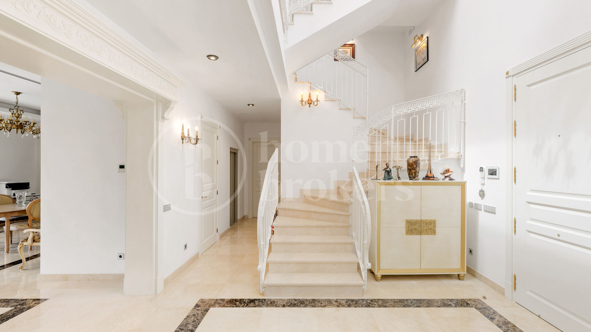 Villa Murcia - Elegant Luxury Villa by the Sea in Casasola, Guadalmina Baja