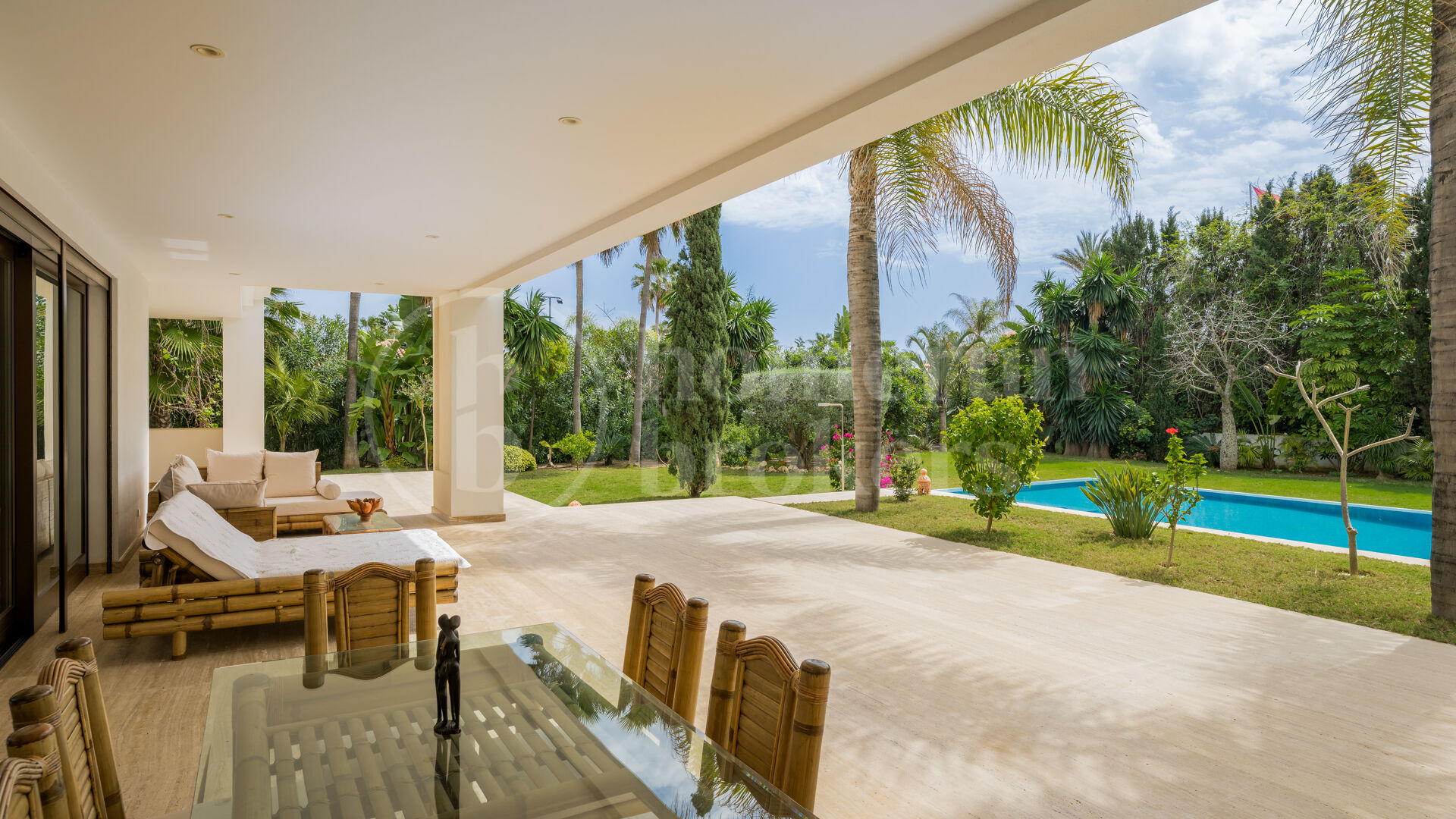 Villa Murcia - Elegant Luxury Villa by the Sea in Casasola, Guadalmina Baja