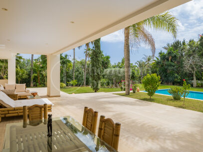 Villa Murcia - Elegant Luxury Villa by the Sea in Casasola, Guadalmina Baja