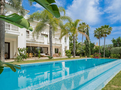 Villa Murcia - Elegant Luxury Villa by the Sea in Casasola, Guadalmina Baja