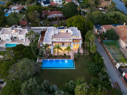 Villa Murcia - Elegant Luxury Villa by the Sea in Casasola, Guadalmina Baja
