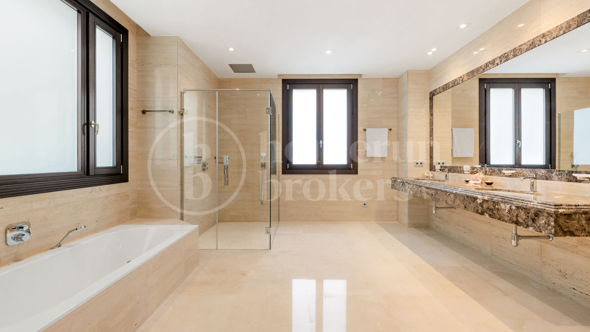 Villa Murcia - Elegant Luxury Villa by the Sea in Casasola, Guadalmina Baja