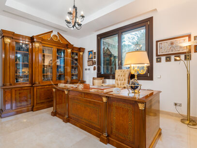 Villa Murcia - Elegant Luxury Villa by the Sea in Casasola, Guadalmina Baja