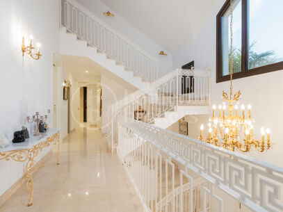 Villa Murcia - Elegant Luxury Villa by the Sea in Casasola, Guadalmina Baja