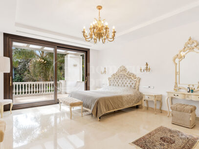 Villa Murcia - Elegant Luxury Villa by the Sea in Casasola, Guadalmina Baja