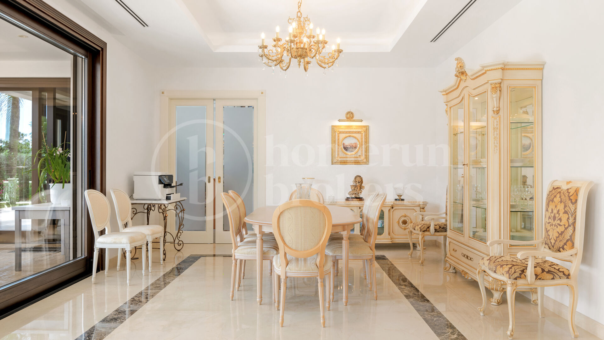 Villa Murcia - Elegant Luxury Villa by the Sea in Casasola, Guadalmina Baja