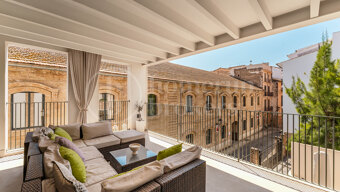 Apartamento Bisbal – Refined Urban Living in Palma's Historic Heart – For Sale