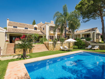 Villa Goya – Grand Mediterranean Estate with Panoramic Sea Views in El Madroñal