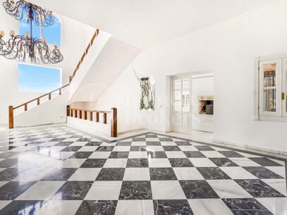Villa Madroñal 135 – Elegant hörnvilla med spektakulär utsikt i El Madroñal, Benahavís