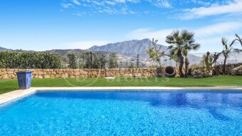 Villa Madroñal 135- – Elegant Corner Villa with Spectacular Views in El Madroñal, Benahavís