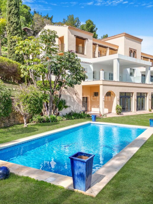 Villa Madroñal 135- – Elegant Corner Villa with Spectacular Views in El Madroñal, Benahavís