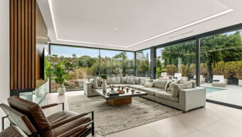 Villa Belle – Contemporary Elegance with Golf Views in El Paraiso, Estepona