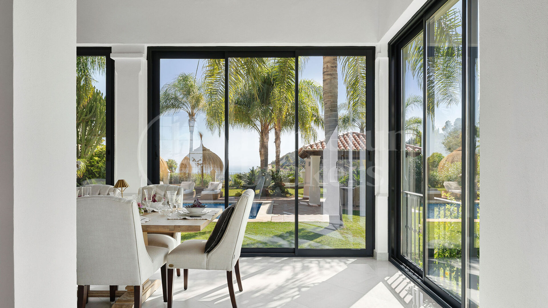 Villa Las Palmeras – Klassisk och Elegant i El Madroñal, Benahavís