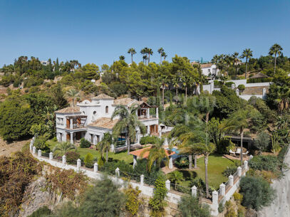 Villa Las Palmeras – Klassisk och Elegant i El Madroñal, Benahavís