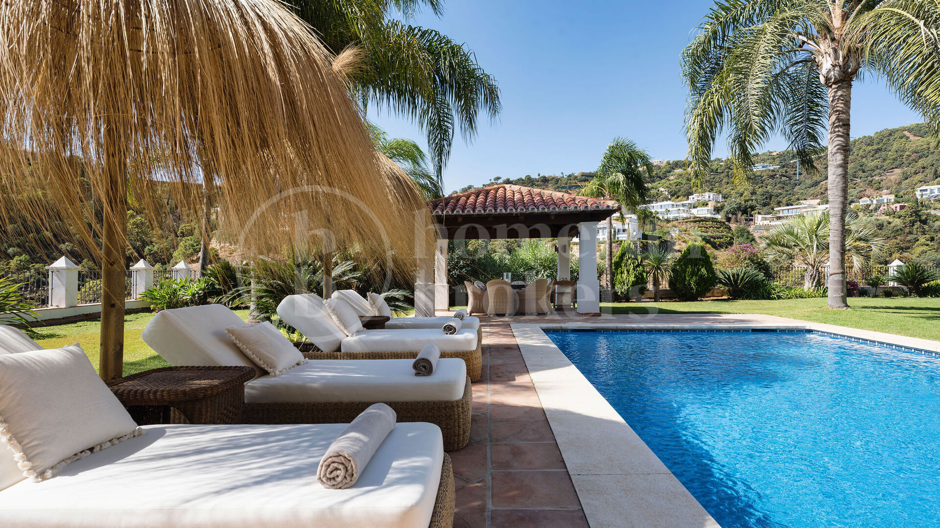 Villa Las Palmeras – Klassisk och Elegant i El Madroñal, Benahavís