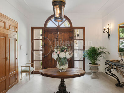 Villa Las Palmeras – Klassisk och Elegant i El Madroñal, Benahavís