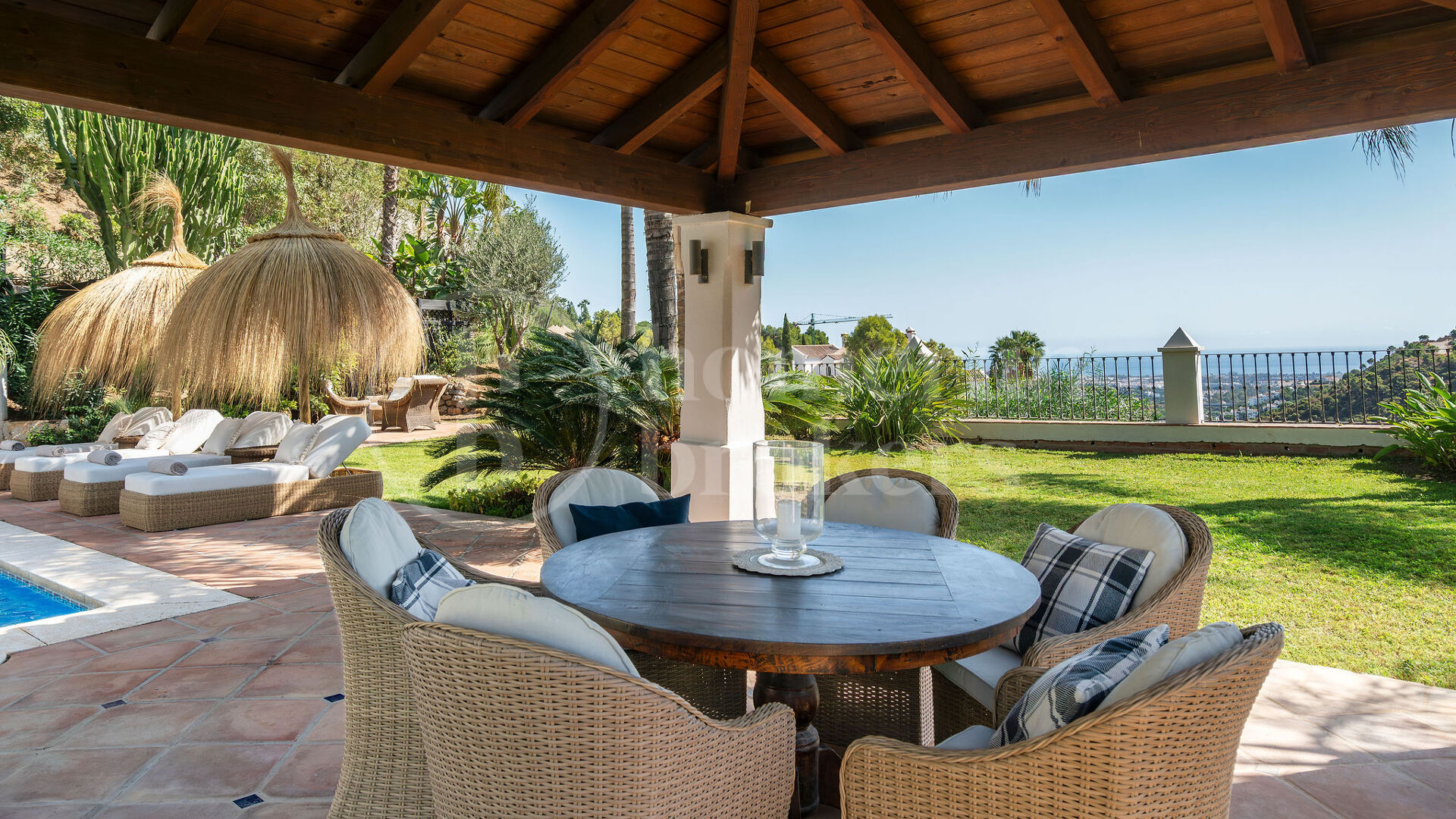 Villa Las Palmeras – Klassisk och Elegant i El Madroñal, Benahavís