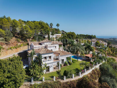 Villa Las Palmeras – Klassisk och Elegant i El Madroñal, Benahavís