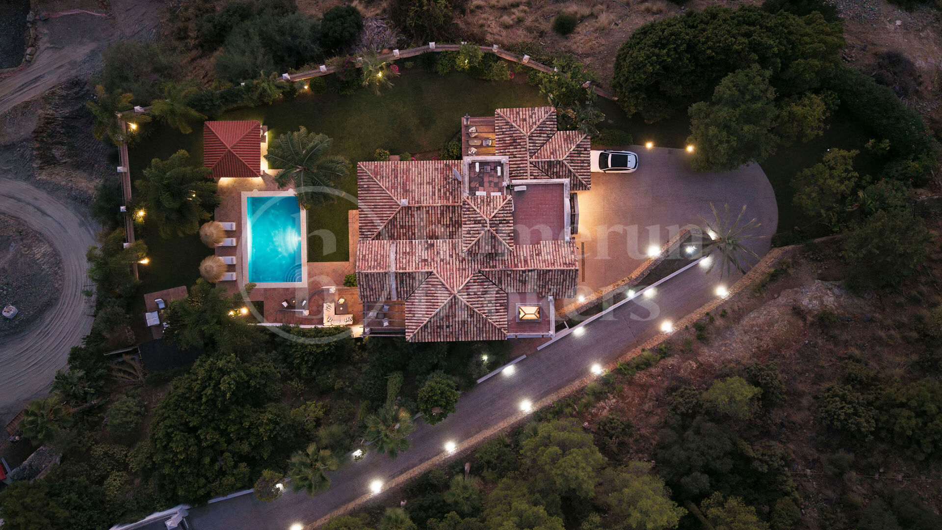 Villa Las Palmeras – Klassisk och Elegant i El Madroñal, Benahavís