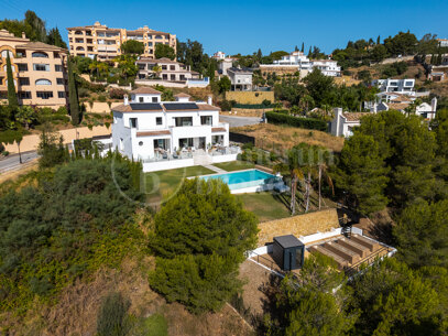 Villa Andrea - Frontline Golf Contemporary Villa in Santa Maria Golf, Elviria