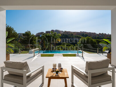 Villa Andrea - Frontline Golf Contemporary Villa in Santa Maria Golf, Elviria