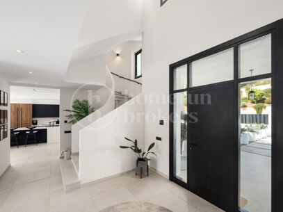 Villa Andrea - Frontline Golf Contemporary Villa in Santa Maria Golf, Elviria
