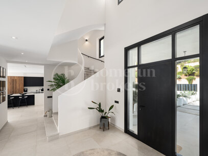 Villa Andrea - Frontline Golf Contemporary Villa in Santa Maria Golf, Elviria