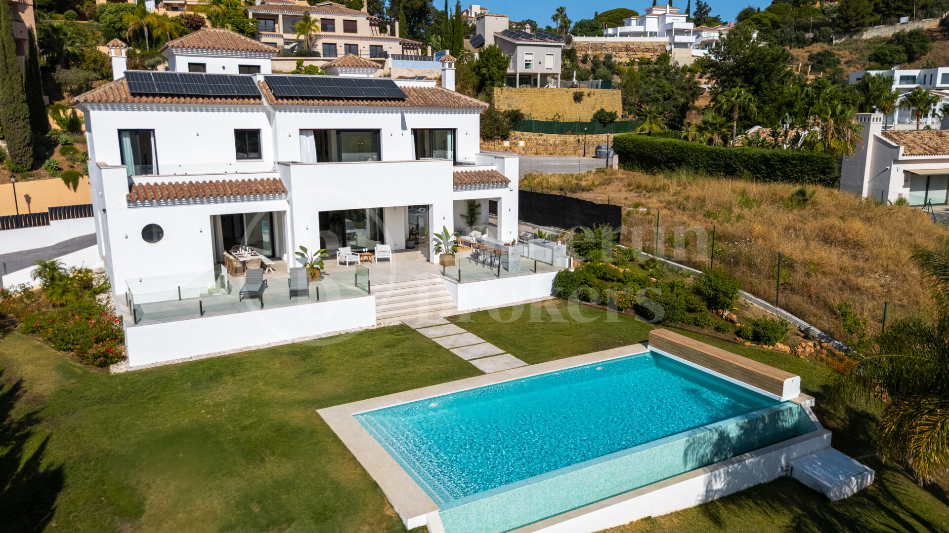 Villa Andrea - Frontline Golf Contemporary Villa in Santa Maria Golf, Elviria