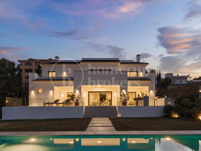 Villa Andrea - Frontline Golf Contemporary Villa in Santa Maria Golf, Elviria