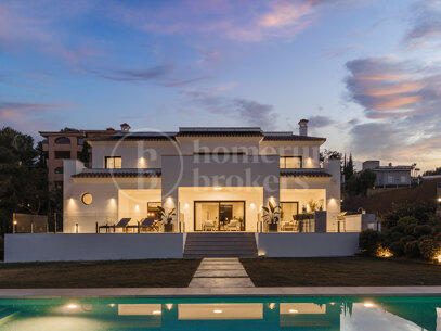 Villa Andrea - Frontline Golf Contemporary Villa in Santa Maria Golf, Elviria