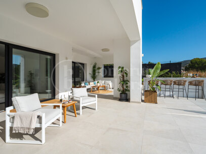 Villa Andrea - Frontline Golf Contemporary Villa in Santa Maria Golf, Elviria