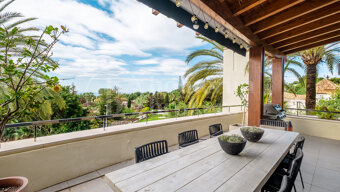 DUPLEX PENTHOUSE WITH PANORAMIC SEAVIEWS