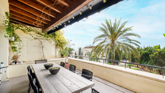 DUPLEX PENTHOUSE WITH PANORAMIC SEAVIEWS