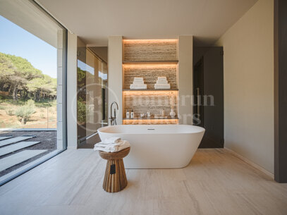 Villa Panoramah - Fantastiska Havsutsikter Till Salu i La Reserva, Sotogrande