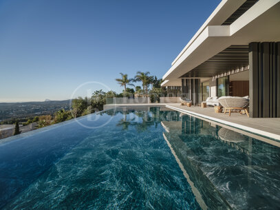 Villa Panoramah - Fantastiska Havsutsikter Till Salu i La Reserva, Sotogrande