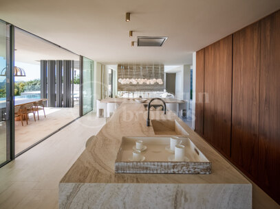 Villa Panoramah - Fantastiska Havsutsikter Till Salu i La Reserva, Sotogrande