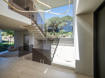 Villa Panoramah - Fantastiska Havsutsikter Till Salu i La Reserva, Sotogrande