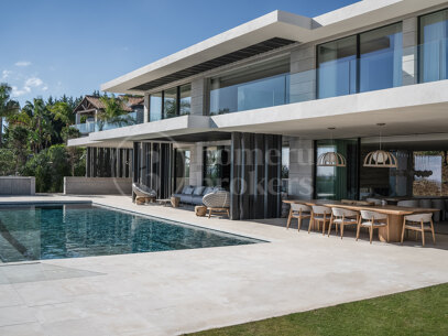 Villa Panoramah - Fantastiska Havsutsikter Till Salu i La Reserva, Sotogrande
