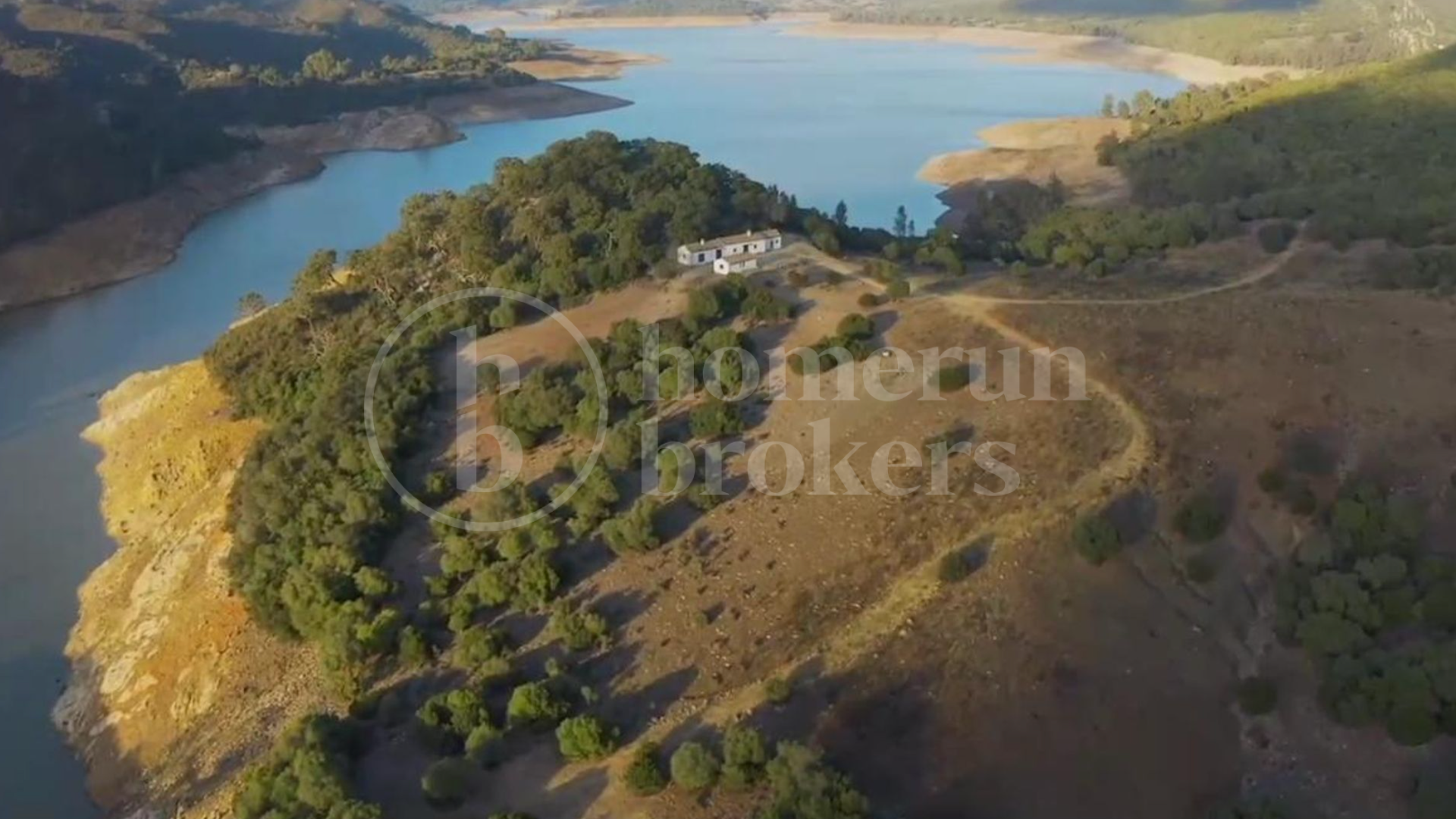 Finca Castellar – Med privat strand- och sjöaccess nära Castellar de la Frontera