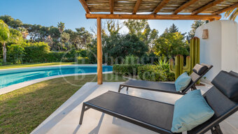 Villa Idriss – Andalusisk Elegans med Utbyggnadspotential i Guadalmina Baja