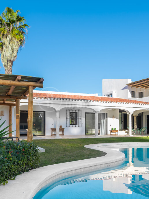 Villa Idriss – Andalusian Elegance withExpansion Potential in Guadalmina Baja