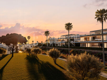 Casa Clara – Lyxig Lägenhet med 4 Sovrum på Första Parkett vid Golfbana med Havsutsikt i Östra Marbella