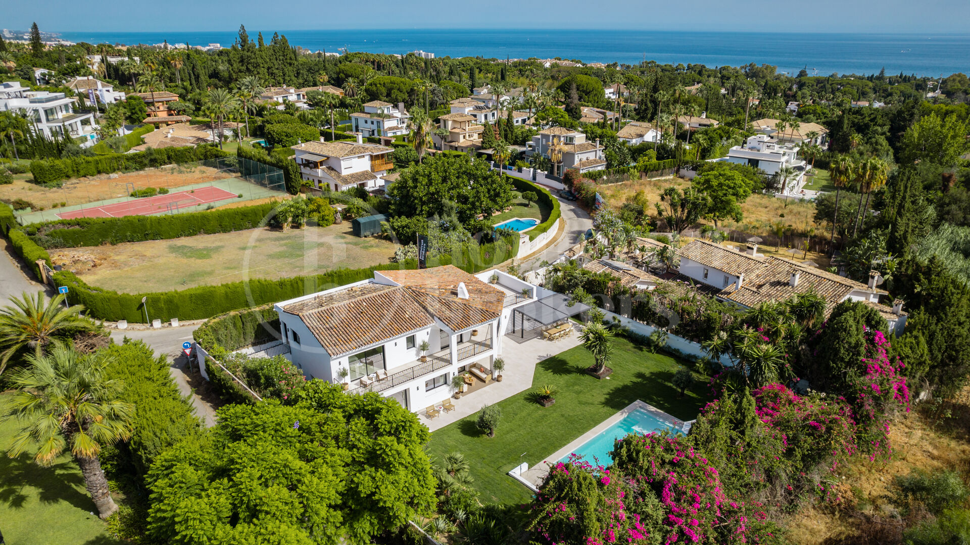 Villa Zéphire - Lyxig renoverad villa med havsutsikt i Marbella Golden Mile